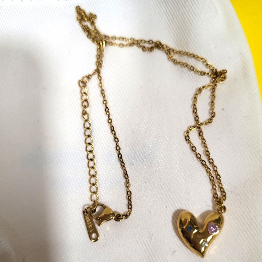 18K Gold Plated Heart Pendant Necklace NWOT